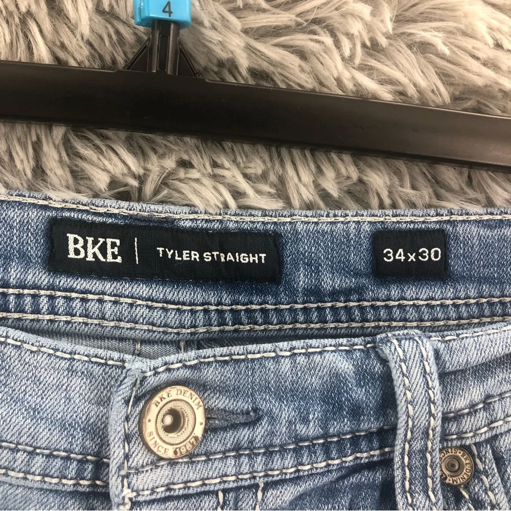 BKE Buckle Jeans Mens Size 34 Tyler Straight Blue Jeans Whiskered